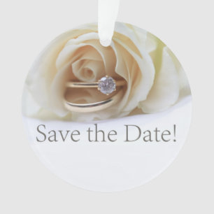 Enregistrer l'anneau et le rose Fiançailles date