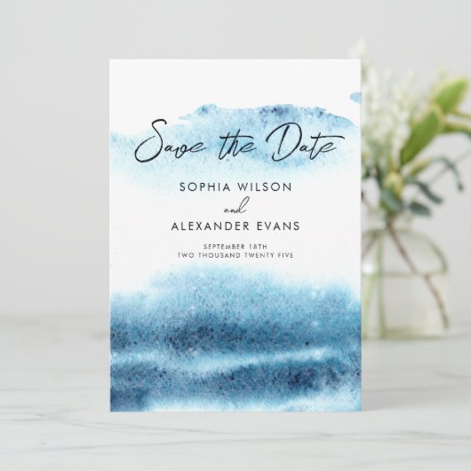 Enregistrez la carte d'appartement Date pour un Ma (Debout devant)