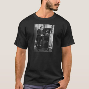 Enrico Caruso met een Victrola Brand Phonograph T-shirt