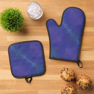 Ensemble De Gant De Cuisine Et De Manique Acceptation Médaillons de violet violet bleu Ind