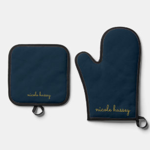 Ensemble De Gant De Cuisine Et De Manique Bleu Nuit Or Script    Monogramme Moderne Élégant