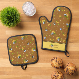 Ensemble De Gant De Cuisine Et De Manique Café et croissants