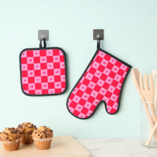Ensemble De Gant De Cuisine Et De Manique Cartes Grille rose et rouge