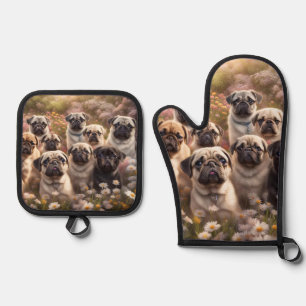 Ensemble De Gant De Cuisine Et De Manique Chien Carlin mignon