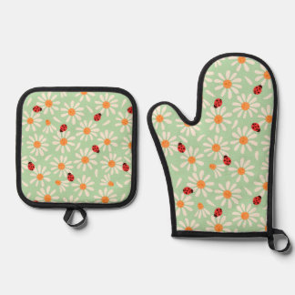 Ensemble De Gant De Cuisine Et De Manique Coccinelles et marguerites de printemps