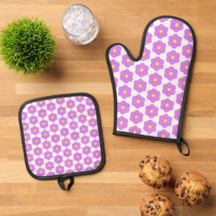 Ensemble De Gant De Cuisine Et De Manique Conception de fleurs violettes