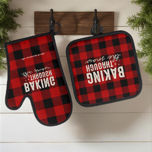 Ensemble De Gant De Cuisine Et De Manique Cuisson à travers la neige de Buffalo