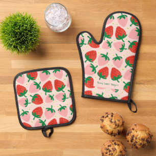 Ensemble De Gant De Cuisine Et De Manique Délices Sucrés de Baies Rose Tendre
