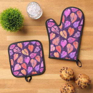 Ensemble De Gant De Cuisine Et De Manique Feuilles d'automne colorées sur motif violet
