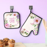 Ensemble De Gant De Cuisine Et De Manique Hébreu floral Shabbat four Mitt   Pot Holder Set<br><div class="desc">Un cadeau magnifique et pratique pour votre chef juif préféré ! Cet ensemble porte-pot comprend les mots hébreux L'kovod Shabbos Kodesh - En l'honneur du Shabbat. Et parce que sa cuisine est une oeuvre d'art, ce design a de l'espace pour signer son nom avec un florissant ! Parfait comme une...</div>