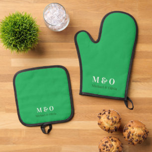 Ensemble De Gant De Cuisine Et De Manique Initiales Monogramme Nom du couple Green Oven Mitt