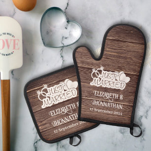 Ensemble De Gant De Cuisine Et De Manique Marié Rustic Wood Mariages de deux noms