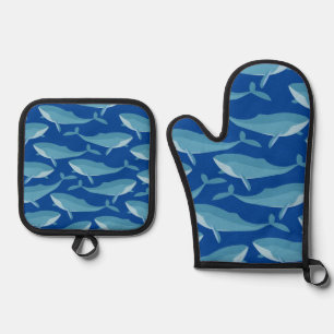 Ensemble De Gant De Cuisine Et De Manique Morceau de baleines nager bleu foncé