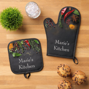 Ensemble De Gant De Cuisine Et De Manique Piments et épices