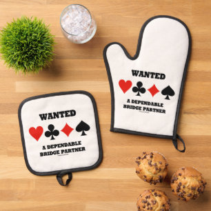 Ensemble De Gant De Cuisine Et De Manique Recherché Un Partenaire Pont Fiable Quatre Costume