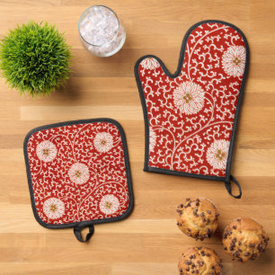 Ensemble De Gant De Cuisine Et De Manique Rouge Floral Vibrant Ornate Classé Motif