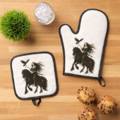 Ensemble De Gant De Cuisine Et De Manique "The Key" Collection Throw Pillow (De haut en bas)