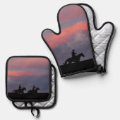 Ensemble De Gant De Cuisine Et De Manique Three Riders, One Horizon (Recto/Verso)