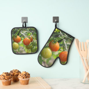 Ensemble De Gant De Cuisine Et De Manique Tomates Cerises Sur La Vigne Personnalisé
