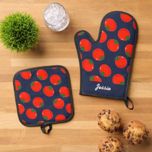 Ensemble De Gant De Cuisine Et De Manique tomates rouges sur le bleu