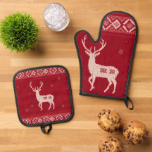 Tricot norvégien rouge avec cerf, gant de four et 