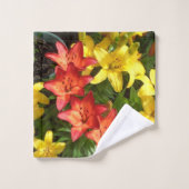 Ensemble de serviettes à fleurs rouges et jaunes (Gant de toilette)