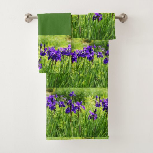 Ensemble de serviettes botaniques Iris violets (En situation)