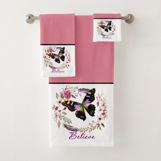 Ensemble de serviettes de bain à couronne florale  (En situation)