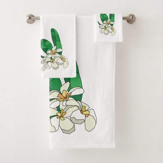 Ensemble de serviettes de bain à fleurs Plumeria (En situation)