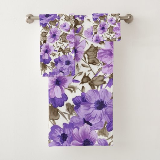 Ensemble De Serviettes De Bain À Fleurs Violettes (En situation)