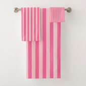 Ensemble De Serviettes De Bain À Grille Rose Clair (En situation)