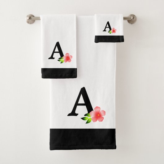 Ensemble de serviettes de bain à monogramme noir a (En situation)