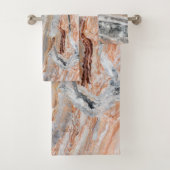 Ensemble de serviettes de bain à motif marbré tend (En situation)