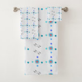 Ensemble de serviettes de bain à motif oiseaux mod (En situation)