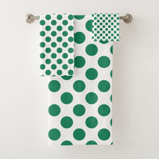 Ensemble de serviettes de bain à pois verts person (En situation)