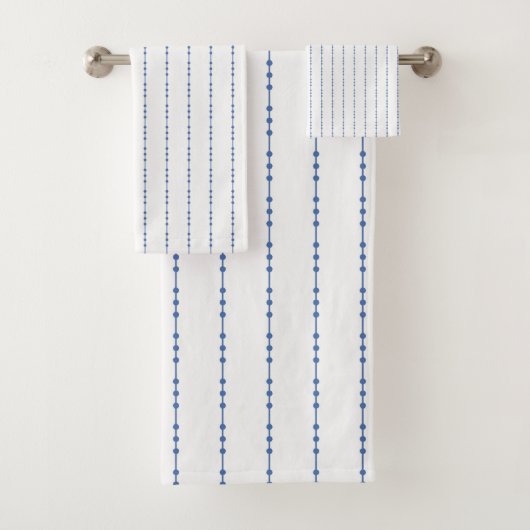 Ensemble de serviettes de bain à rayures blanc et  (En situation)