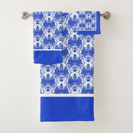 Ensemble De Serviettes De Bain Bleu Et Blanc (En situation)