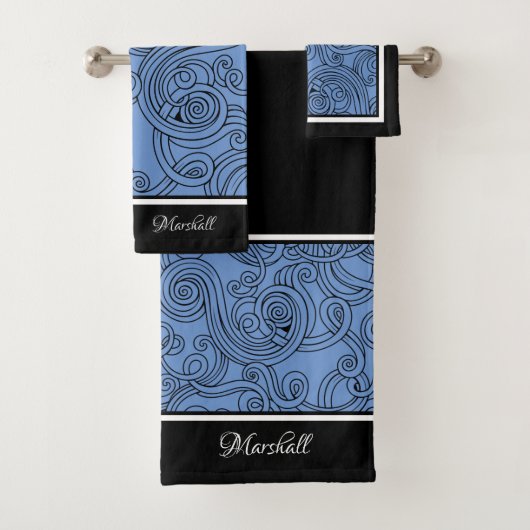 Ensemble de serviettes de bain bleu noir et blanc (En situation)