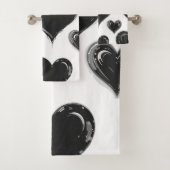 Ensemble de serviettes de bain de coeur noir (En situation)
