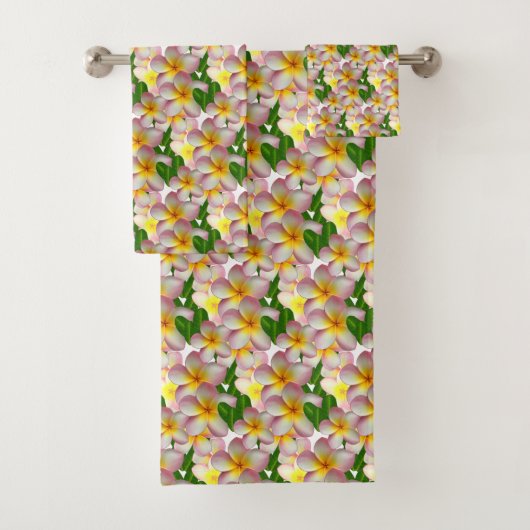 Ensemble de serviettes de bain Fleurs de frangipan (En situation)