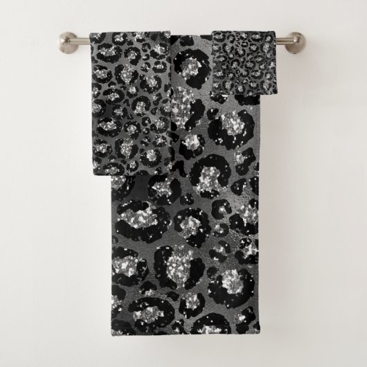 Ensemble de serviettes de bain noir et gris argent (En situation)
