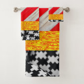 Ensemble de serviettes de bain Noir Jaune Rouge (En situation)