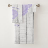 Ensemble de serviettes de bain pourpre Vintage en  (En situation)