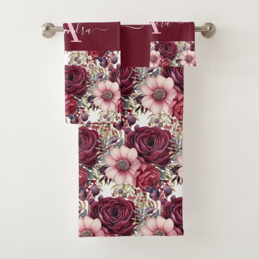 Ensemble de serviettes élégantes avec monogramme e (En situation)