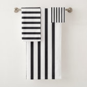 Ensemble de serviettes en rayures noir et blanc (En situation)