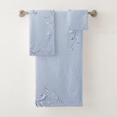 Ensemble de serviettes Fleurs Ornées Bleues avec P (En situation)