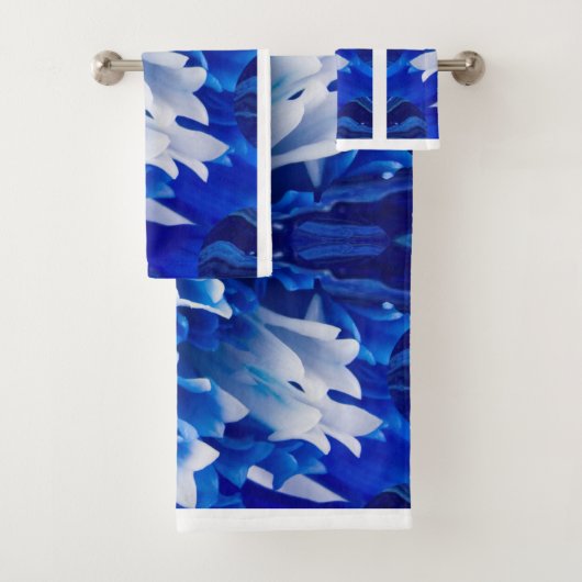 Ensemble de serviettes Royal Blue and White (En situation)