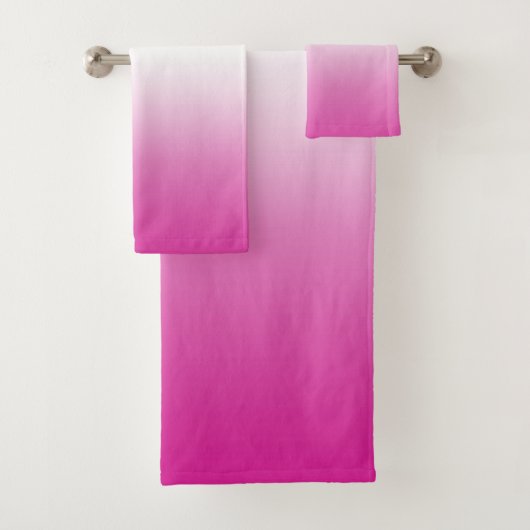 Ensemble rose de serviette de Bath de couleur de (En situation)