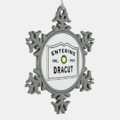 Entering Dracut Massachusett Tin Sneeuwvlok Ornament (Links)