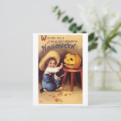 Entertaining Halloween Boy Carving Pumpkin Briefkaart (Staand voorkant)